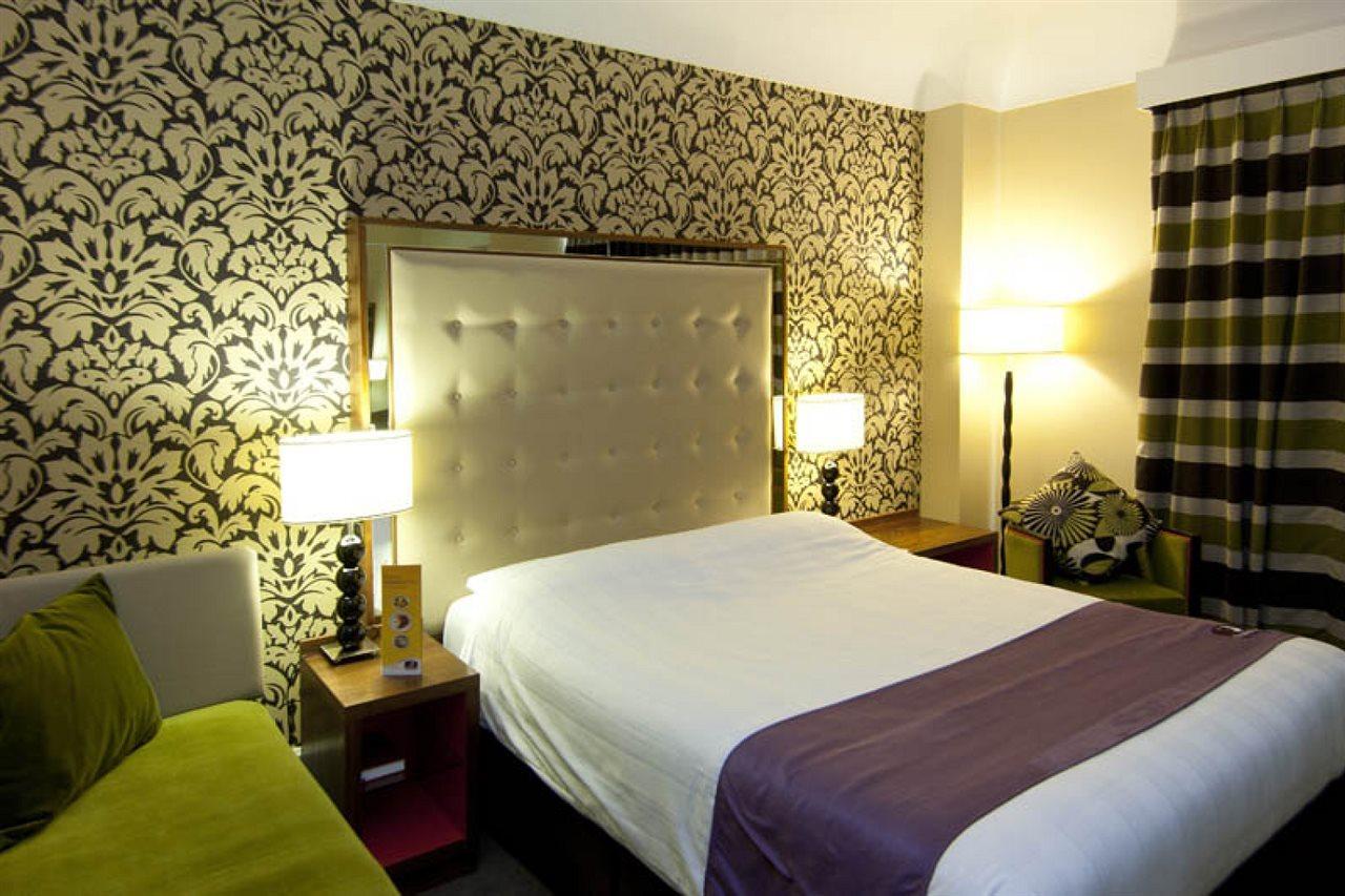 Premier Inn Bournemouth Central Екстериор снимка
