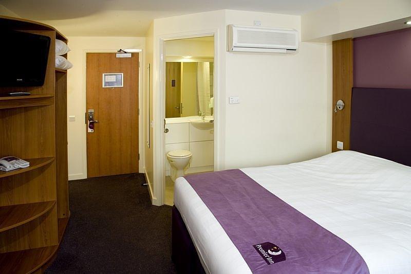Premier Inn Bournemouth Central Стая снимка