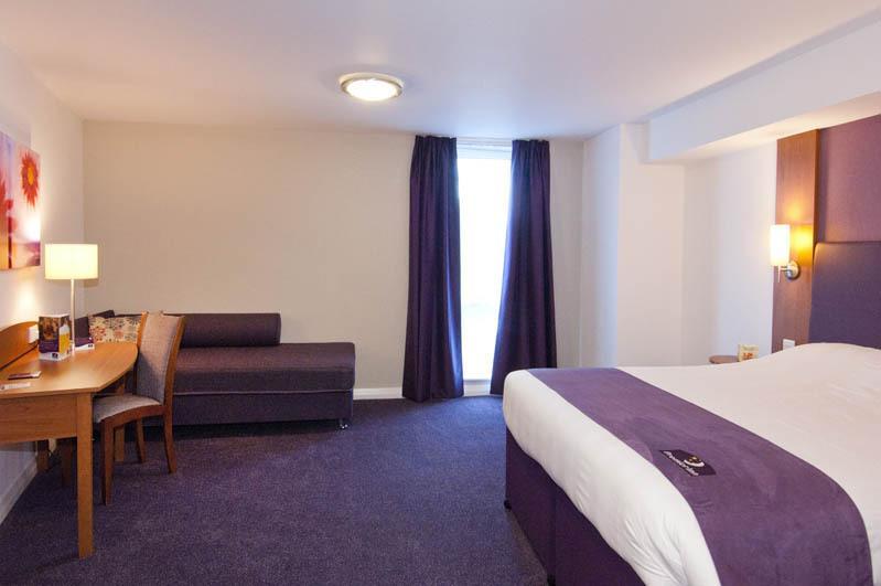 Premier Inn Bournemouth Central Стая снимка