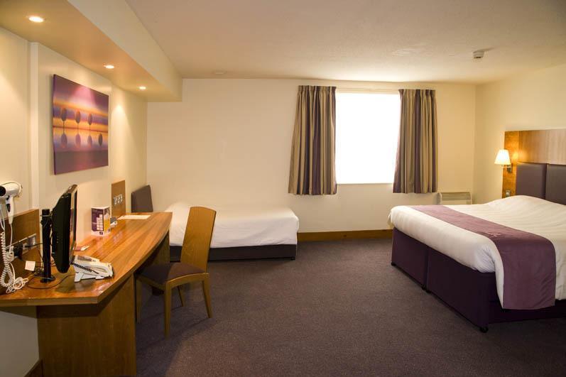 Premier Inn Bournemouth Central Стая снимка