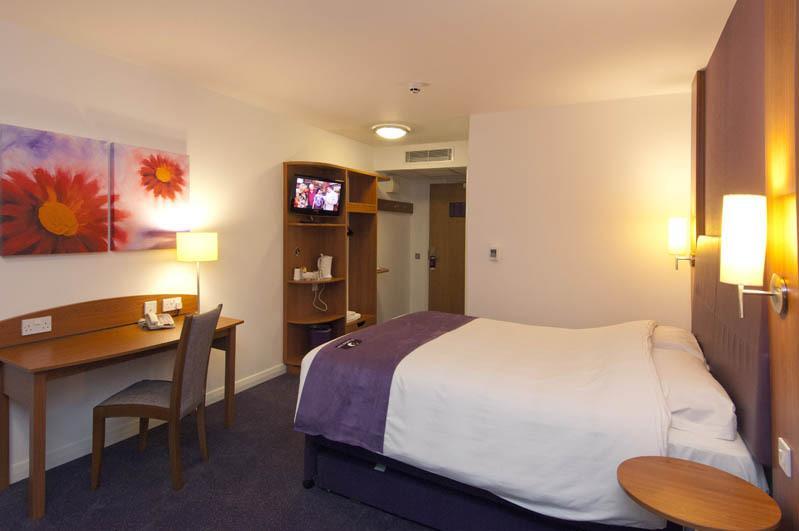 Premier Inn Bournemouth Central Екстериор снимка
